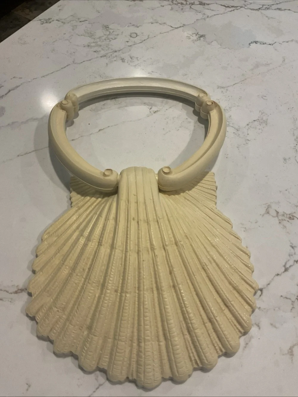 Vintage Shell-Shaped towel holder made in the USA Resin MCM